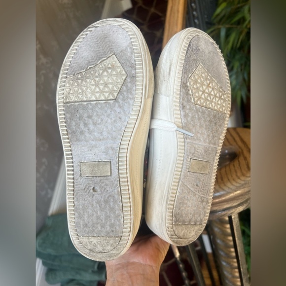 Minnie mouse platform, high tops, girls size 4 canvas very good condition - Picture 10 of 13